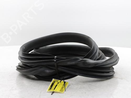 Used Rubber door seal RENAULT CAPTUR I (J5_, H5_) 0.9 TCe 90 (90 hp) 31592318