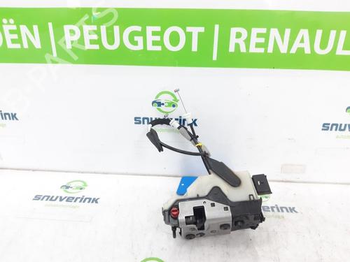 Vergrendeling links achter PEUGEOT 2008 I (CU_) 1.2 THP 110 / PureTech 110 (110 hp) 16826649