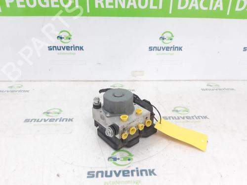 Used ABS pump RENAULT ZOE Hatchback Van (BFM_) Electric (BFME) (92 hp) 23123586