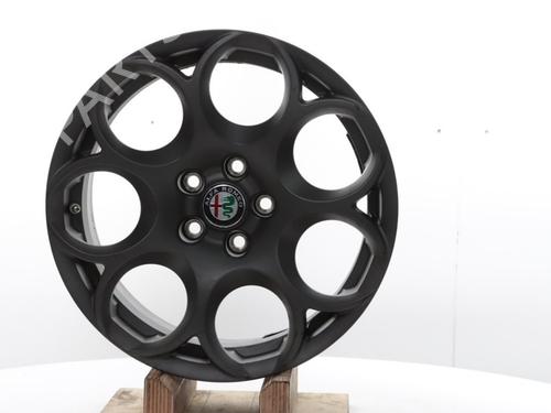 flk-alfa-romeo-giulia-952_-2015-39508140 main image