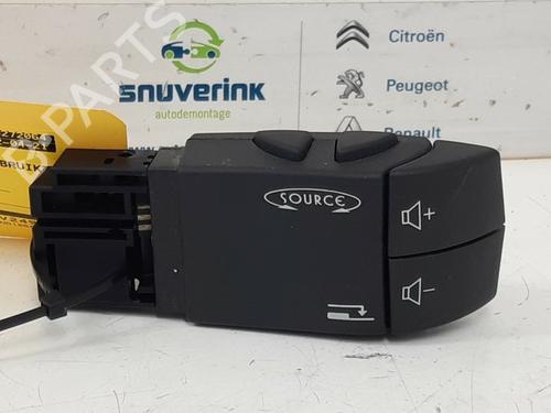 Used Steering wheel controls RENAULT TWINGO II (CN0_) 1.2 16V (CN04, CN0B) (75 hp) 13191842