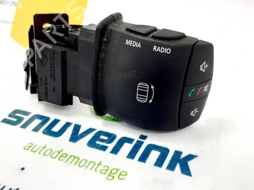 Used Steering wheel controls RENAULT MEGANE III Grandtour (KZ0/1) 1.5 dCi (KZ09, KZ0D, KZ1G, KZ29, KZ14, KZ1W, KZ10, KZ1F,... (110 hp) 13193307