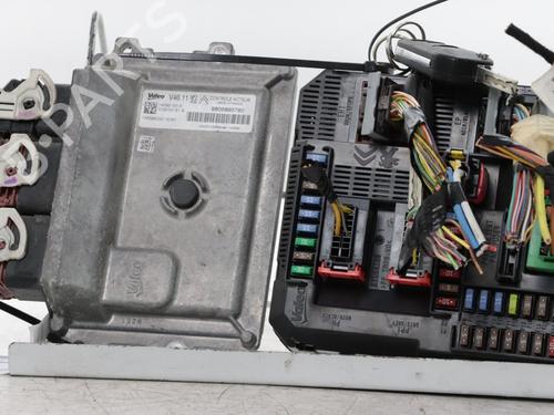 Used Engine control unit (ECU) PEUGEOT 208 I (CA_, CC_) 1.0 VTi (68 hp) 31960498