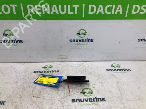 Used Control unit Control unit PEUGEOT 3008 II SUV (MC_, MR_, MJ_, M4_) 1.2 THP/ PureTech 130 (MRHNSM, MRHNSU, MRHNSJ, MRHNYW,... (131 hp) 40577881 40577881