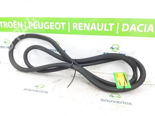 Used Rubber door seal OPEL CROSSLAND X / CROSSLAND (P17, P2QO) 1.2 (75) (110 hp) 18748296