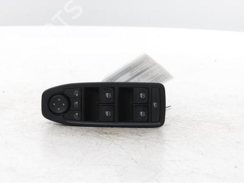 switch-dacia-duster-pym_-pyn_-2023-38110864 main image