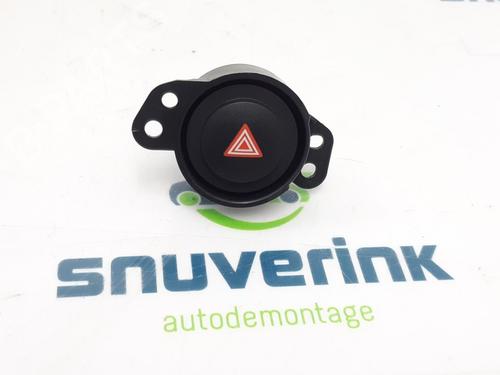 warning-switch-peugeot-108-10-vti-b000778280-2014-22395530 main image