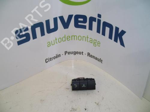 Used Switch Switch PEUGEOT 5008 (0U_, 0E_) 1.6 HDi (112 hp) 40590147 40590147