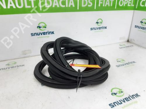 Rubber door seal CITROËN C4 III (BA_, BB_, BC_) 1.2 PureTech 130 (BAHNSA, BAHNSB) | BP23123653C142