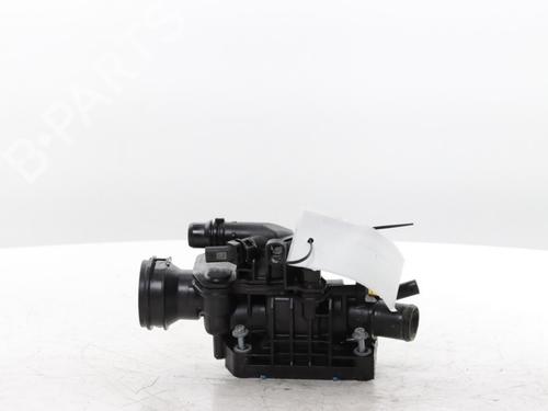 Used Thermostat housing Thermostat housing PEUGEOT 308 SW III (FC_, FJ_, FR_, F4_, FN_) BlueHDi 130 (FCYHZL, FCYHZT) (131 hp) 33696744 33696744