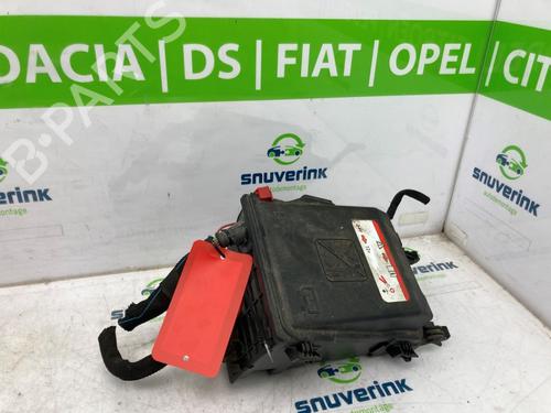 Used Fuse box Fuse box 21544123 21544123