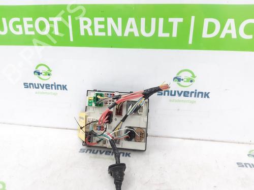 Used Fuse box Fuse box 17982347 17982347
