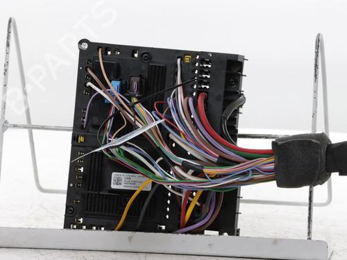 Used Fuse box Fuse box PEUGEOT 308 SW III (FC_, FJ_, FR_, F4_, FN_) PureTech 130 (FRHNSL, FRHNST) (131 hp) 33697056 33697056