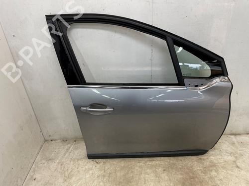 Used Right front door Right front door 38110417 38110417