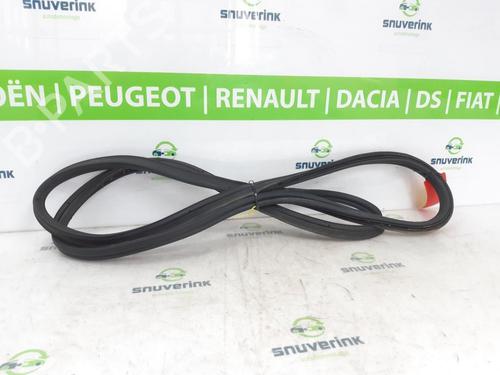 Used Rubber door seal CITROËN C3 AIRCROSS II (2R_, 2C_) 1.2 PureTech 82 (2RHMRC, 2RHMZB) (82 hp) 18869867