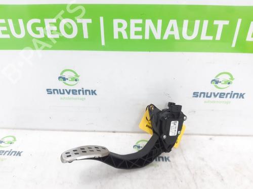 Used Pedal RENAULT CAPTUR II (HF_) TCe 140 (HFN0) (140 hp) 21194262