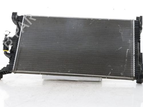 Used Water radiator Water radiator 36779921 36779921