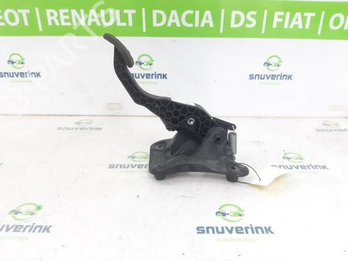 Clutch pedal RENAULT CLIO V (B7_) 1.0 TCe 100 (B7MT) | BP25379268I13