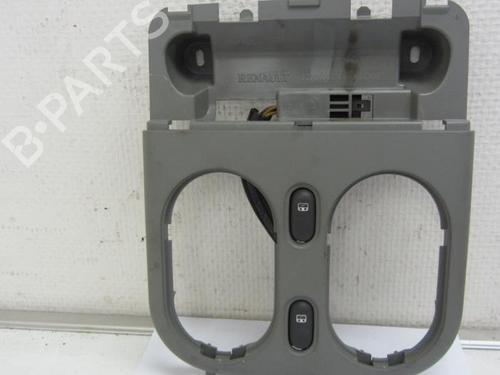 Used Switch Switch RENAULT SCÉNIC I MPV (JA0/1_, FA0_) 1.6 (JA00) (110 hp) 40590138 40590138