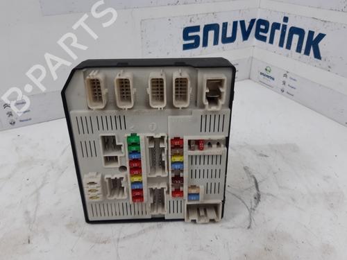 Used Fuse box Fuse box 15795835 15795835