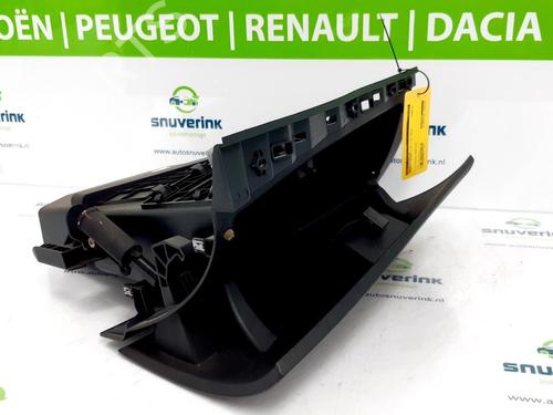 Used Glove box RENAULT MEGANE III Grandtour (KZ0/1) 1.5 dCi (KZ09, KZ0D, KZ1G, KZ29, KZ14, KZ1W, KZ10, KZ1F,... (110 hp) 10804113