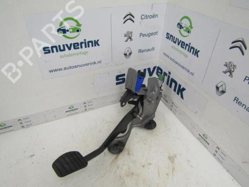 clutch-pedal-renault-clio-iv-bh_-2012-2013-2014-2015-2016-2017-2018-2019-2020-2021-40561495 main image