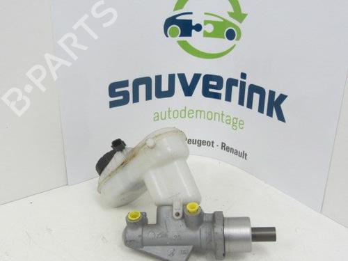 Used Brake master cylinder RENAULT TWINGO II (CN0_) 1.2 (CN0D) (58 hp) 24161701