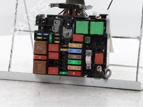 Used Fuse box Fuse box PEUGEOT 2008 II (UD_, US_, UY_, UJ_, UR_, UC_) 1.2 PureTech 130 (USHNS, URHNS) (130 hp) 31960745 31960745