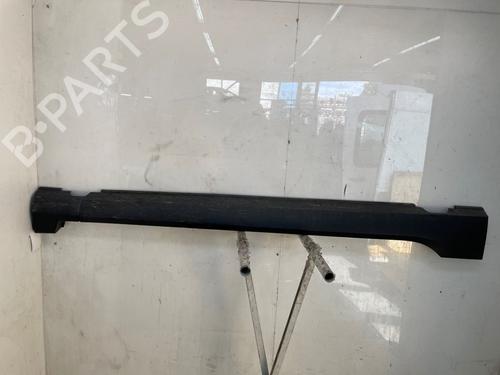 Used Right sideskirt Right sideskirt 38234941 38234941