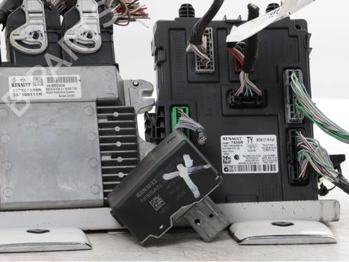 Used Engine control unit (ECU) Engine control unit (ECU) RENAULT ESPACE V (JR_) 1.6 TCe 200 (200 hp) 38111064 38111064