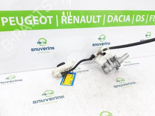 Brake master cylinder PEUGEOT 308 SW II (LC_, LJ_, LR_, LX_, L4_) 1.2 THP 110 | BP10806708M77 