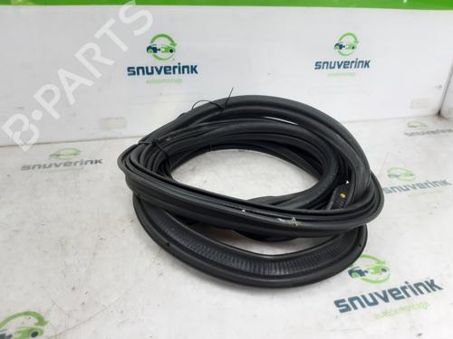 Used Rubber door seal PEUGEOT 308 SW III (FC_, FJ_, FR_, F4_, FN_) PureTech 136 (FRHPYC) (136 hp) 24988681