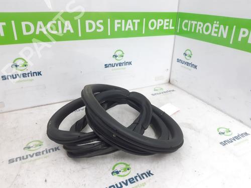 Rubber door seal CITROËN C4 III (BA_, BB_, BC_) ë-C4 (BCZKXC, BZCKSC) | BP24647407C142 