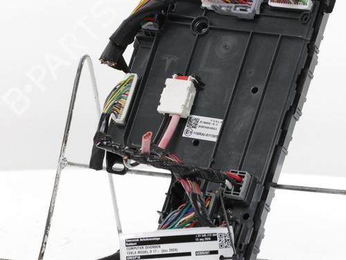 Computer TESLA MODEL 3 (5YJ3) EV | BP38618658M11 - Image 2