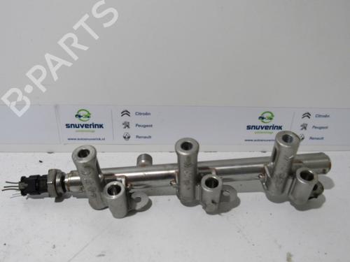 Used Injection rail PEUGEOT 3008 II SUV (MC_, MR_, MJ_, M4_) 1.2 THP/ PureTech 130 (MRHNSM, MRHNSU, MRHNSJ, MRHNYW,... (131 hp) 10798668