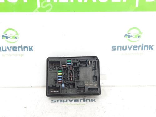Used Fuse box Fuse box 19687101 19687101