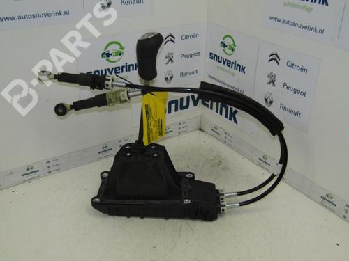 Used Manual gearbox selector Manual gearbox selector RENAULT CLIO III (BR0/1, CR0/1) 1.5 dCi (75 hp) 10788940 10788940