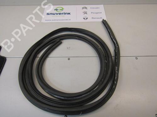 Used Rubber door seal CITROËN C4 Picasso II 1.2 THP 130 (130 hp) 24163398