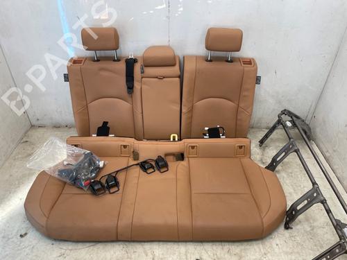 rear-seat-lexus-ux-_aa1_-_ah1_-_ma1_-2018-35814928 main image