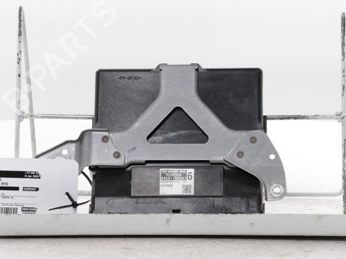 Used Electronic module TOYOTA YARIS (_P13_) 1.5 Hybrid (NHP130_, NHP130) (101 hp) 31261458