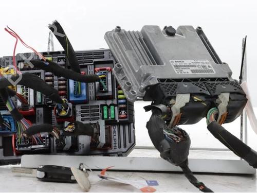 engine-control-unit-ecu-citroen-jumpy-iii-van-v_-2016-30757610 main image