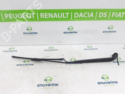 Used Front windshield wiper arm CITROËN C4 CACTUS 1.2 VTi 82 (82 hp) 13194564