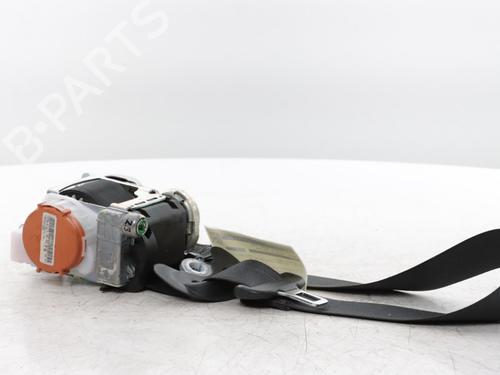 front-right-seatbelt-renault-kadjar-ha_-hl_-2015-34562963 main image