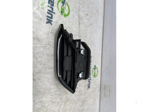 Used Air vent Air vent OPEL CORSA F (P2JO) 1.2 (68) (75 hp) 40578588 40578588