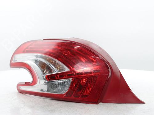 Feu arrière gauche PEUGEOT 208 I (CA_, CC_) 1.2 VTI 82 (82 hp) 31960500