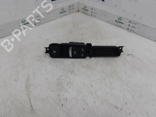 switch-renault-megane-iv-grandtour-k9amn_-13-tce-115-k9n9-251902972r-2016-11199197 main image