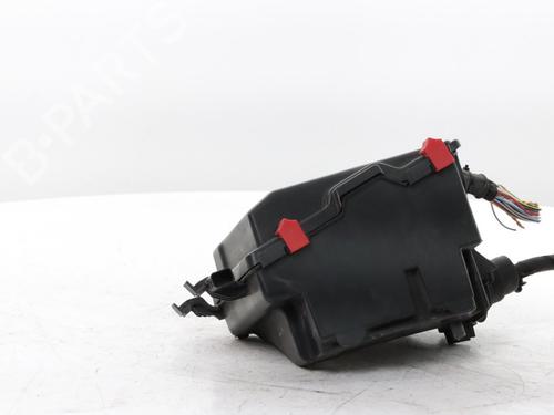 Fuse box PEUGEOT 308 II (LB_, LP_, LW_, LH_, L3_) 1.2 THP 130 | BP30757477E1