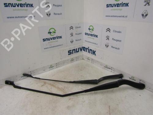 front-windshield-wiper-arm-renault-trafic-iii-van-fg_-2014-40565223 main image