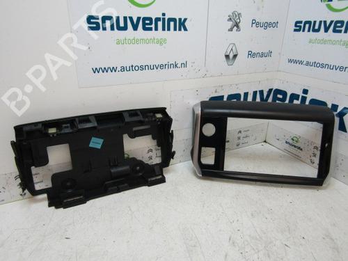 display-monitor-peugeot-2008-i-cu_-16-hdi-96738995vv-96728460zd-9672846077-2013-13189244 main image