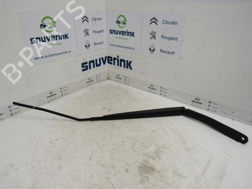 Used Front windshield wiper arm RENAULT CLIO IV (BH_) 0.9 TCe 90 (BHNF, BHMA, BHMH, BHJK, BHJR) (90 hp) 13188865